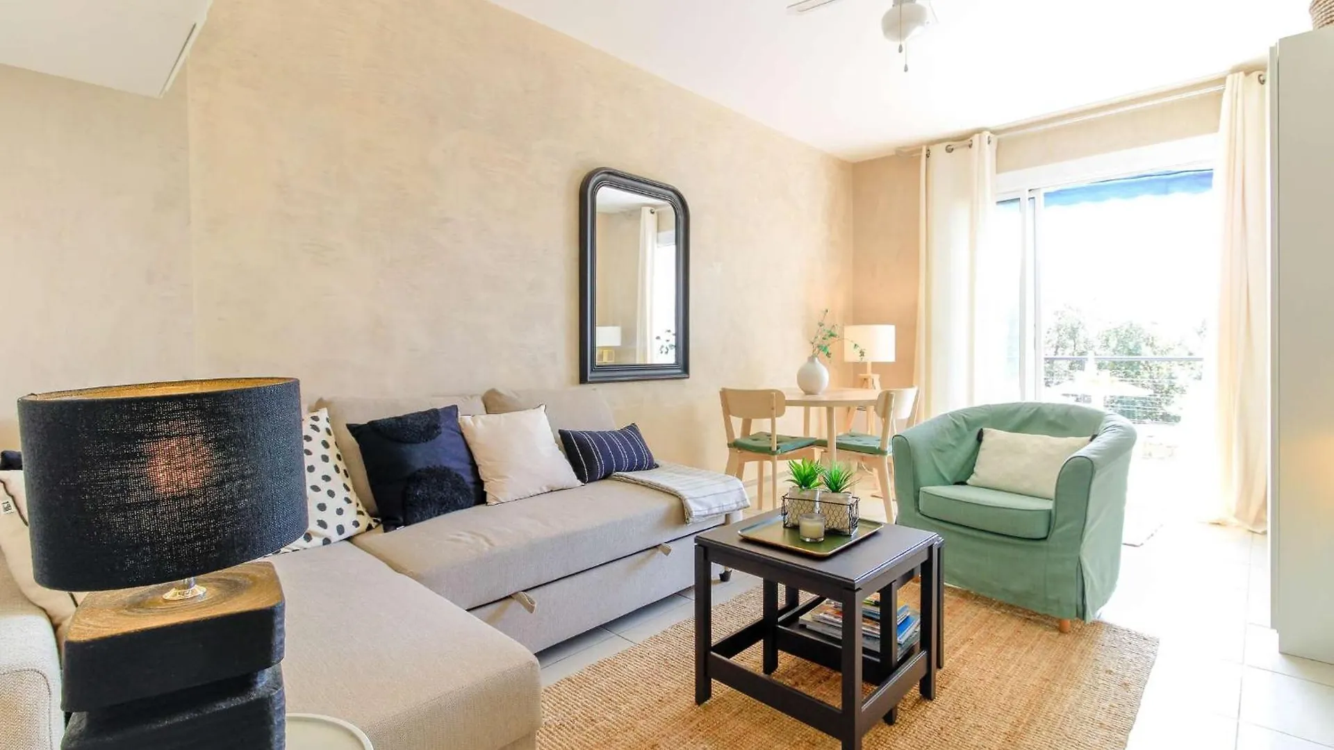 Select'Sohome - Studio Pour 2 Personnes A Deux Pas Du Centre-Ville Du Lavandou Avec Parking Prive - Terrazza Le Lavandou 0*,  France